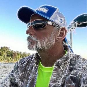 Meet your Posher, Johnny